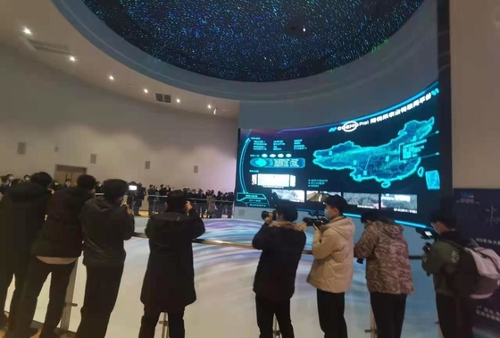 High Accurate Curved LED Display Screen Brightness Color Consistency No Ghosting